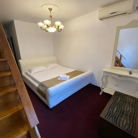 Casa de hóspedes Hanu Satului 3*