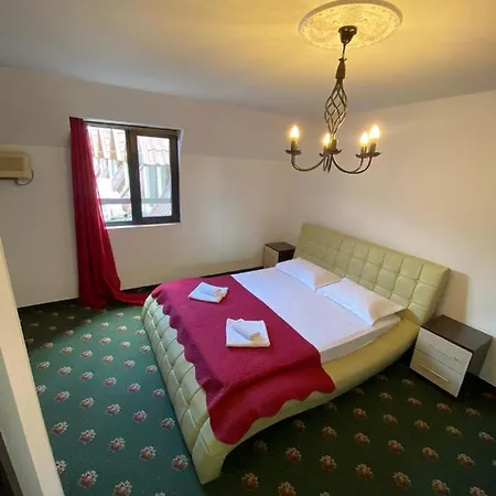 Hanu Satului Casa de hóspedes 3*