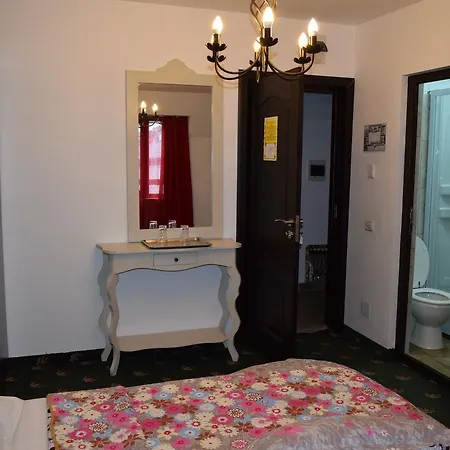 Hanu Satului Casa de hóspedes 3*