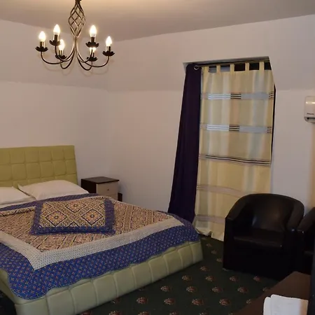 Casa de hóspedes Hanu Satului 3*